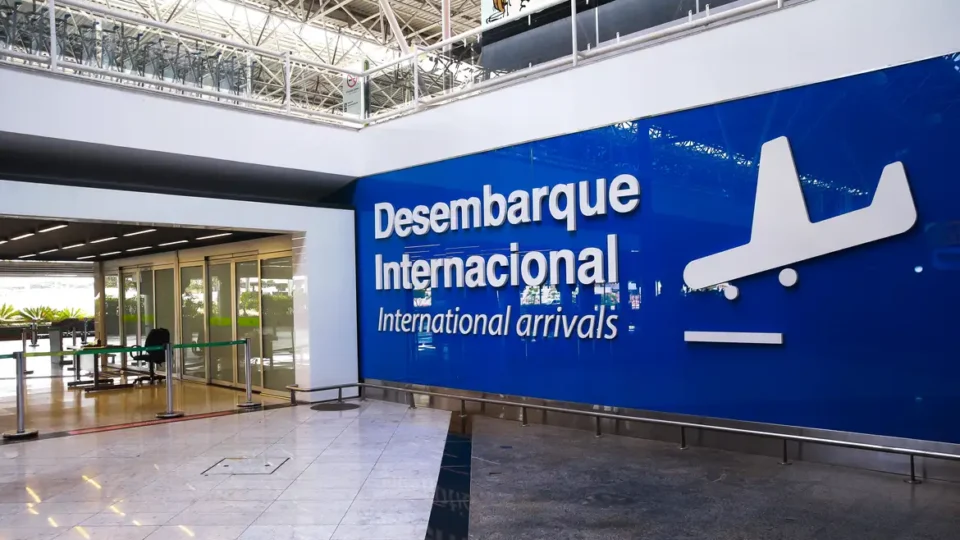 Brasil começa a exigir visto para EUA, Canadá e Austrália nesta quinta
