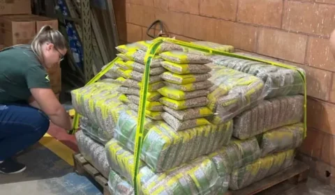 Governo apreende 32 toneladas irregulares de arroz e feijão em SP