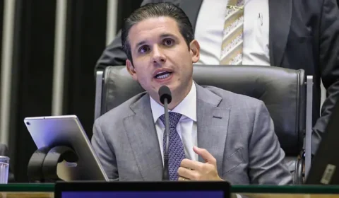 IOF se torna trunfo estratégico do governo em disputa por controle do Orçamento