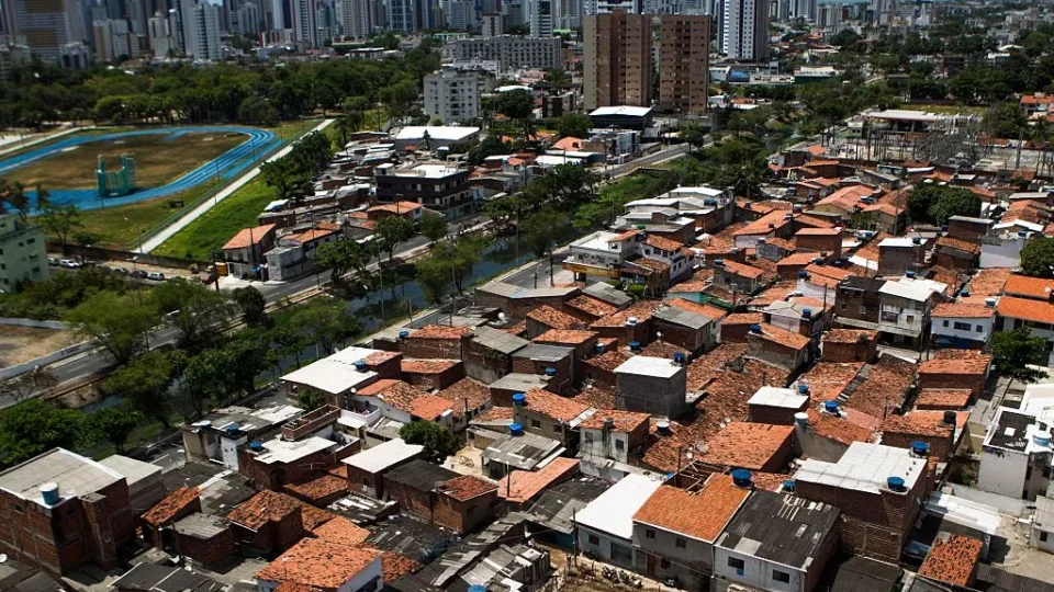 Renda dos 10% mais ricos é 13,4 vezes maior que dos 40% mais pobres