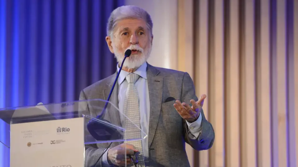 Celso Amorim vê China com ‘mais oportunidades para o Brasil’ do que os EUA