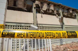 Ônibus defeituosos, prédios caindo aos pedaços, falta de recursos: o drama diário da UFRJ