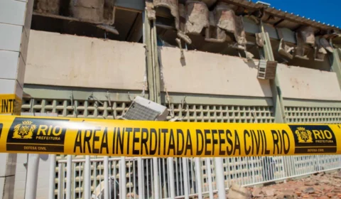Ônibus defeituosos, prédios caindo aos pedaços, falta de recursos: o drama diário da UFRJ