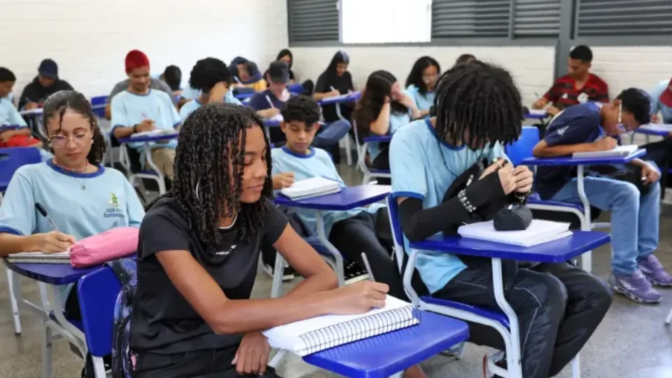 Justiça barra celetização na educação de município do RJ