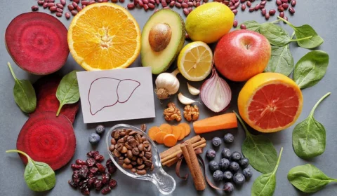 Detox do fígado funciona? Veja o que estudos dizem sobre frutas e alimentação