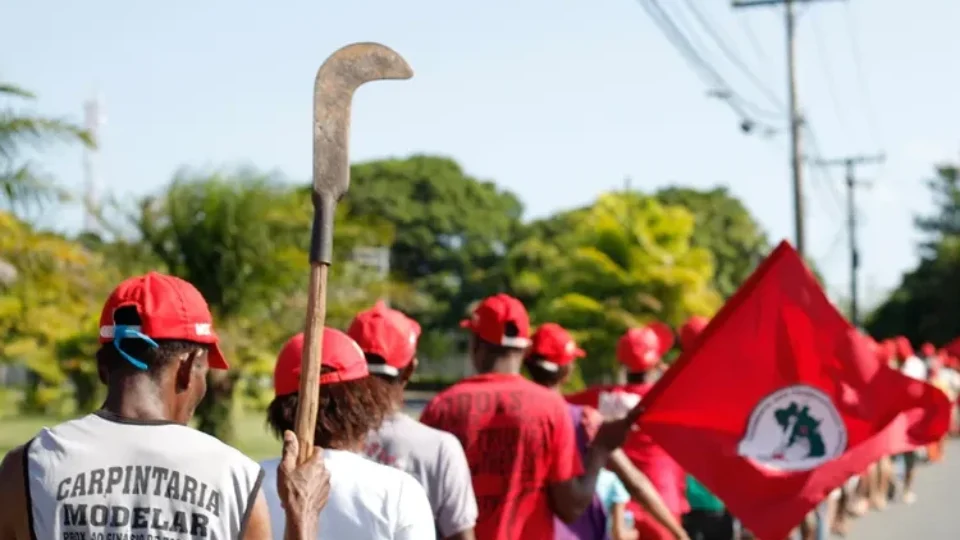 MST prepara ocupações e doações de alimentos em denúncia ao agro e por reforma