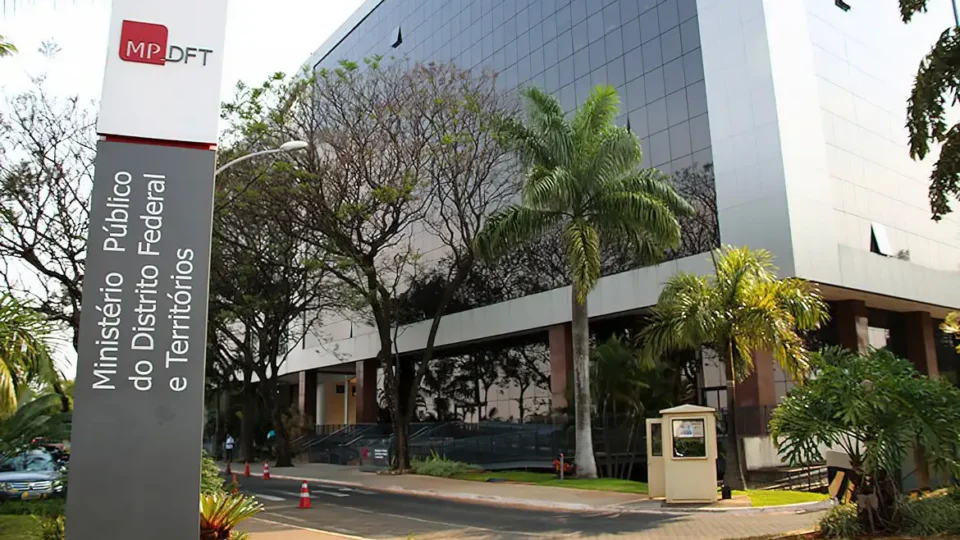 Ministério Público do DF investigará compra do Banco Master pelo BRB