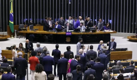 Câmara aprova resposta ao tarifaço de Trump; texto vai à sanção de Lula
