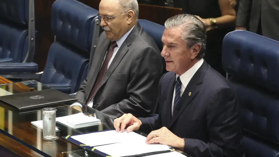 Collor: Moraes dá 48 horas para defesa informar estado de saúde do ex-presidente