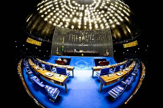 Congresso e STF acertam lei para soltar presos do 8/1 e aumentar penas de golpistas