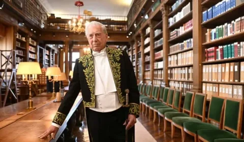 Escritor peruano Mario Vargas Llosa, Nobel de Literatura, morre aos 89 anos