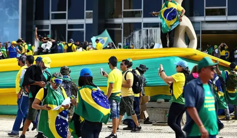 Ex-chefe do Exército nega ter impedido PM de prender golpistas na noite de 8/1