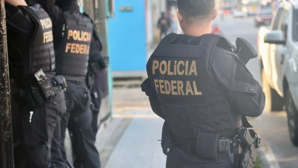 Quatro policiais civis são presos sob suspeita de cobrar propina de funkeiros em SP
