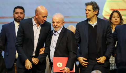 Haddad pede que eleitores se mobilizem por reforma do Imposto de Renda