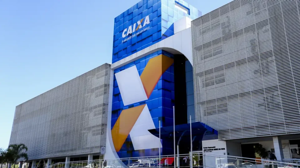 Caixa libera abono salarial para nascidos em março e abril