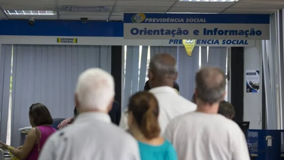 Oposição alcança número mínimo para protocolar CPI do INSS na Câmara
