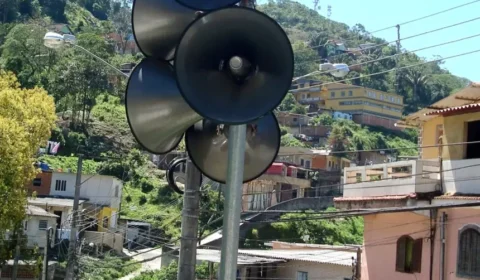 Em alerta para chuvas fortes, aulas são suspensas em cidades da Região Serrana do Rio