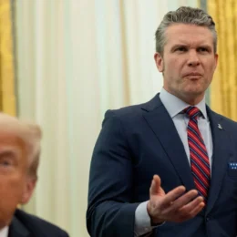 Washington Post diz que Trump discutiu com secretário de Guerra por falta de mísseis
