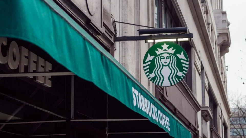 Ação pede R$ 1 bilhão da Starbucks para indenizar brasileiros escravizados no café