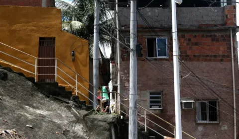 Pretos e pardos têm menos acesso à infraestrutura urbana que brancos