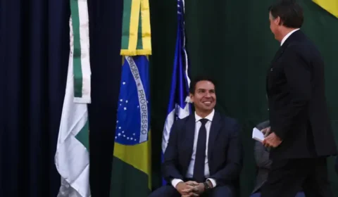 Agentes da Abin relatam como governo Bolsonaro ignorou alertas sobre pandemia