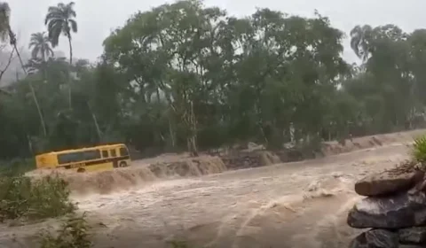 Com mais de 300 desalojados, Angra dos Reis (RJ) decreta emergência