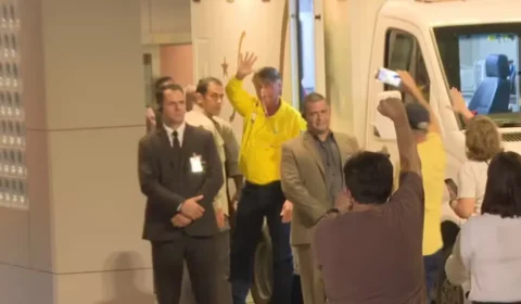Ex-presidente Jair Bolsonaro está estável após cirurgia que durou 12 horas