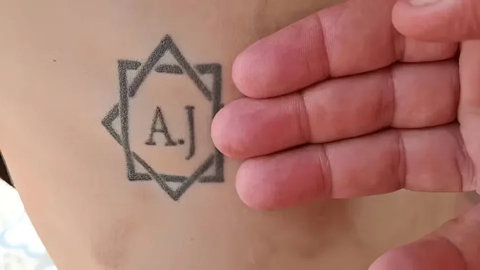 Trabalhador tatuado com iniciais do patrão pode receber indenização de R$ 1 milhão