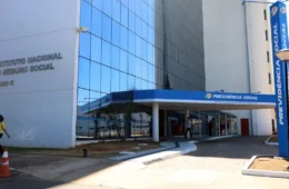 PT deve definir até terça-feira (20) estratégia para CPMI do INSS