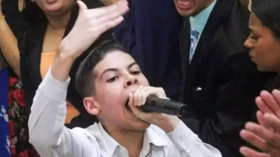 Pastor mirim vira ‘Embaixador da Paz’ no RJ, mesmo colecionando polêmicas e críticas