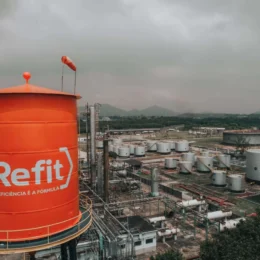 Justiça do RJ decreta falência da Refit, alvo de operações sobre fraude em combustíveis