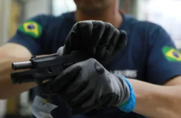 CACs não recadastram 7.600 armas de uso restrito adquiridas durante governo Bolsonaro