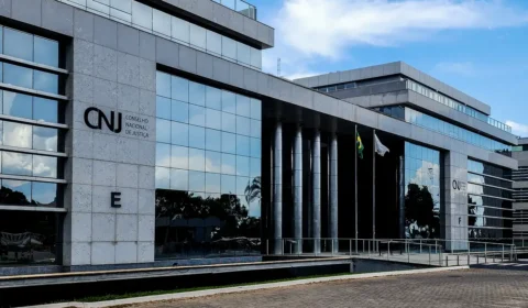 CNJ afasta juíza que impediu realização de aborto legal em adolescente