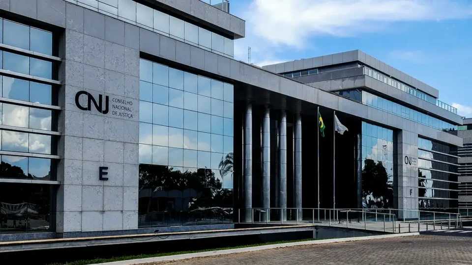 CNJ afasta juíza que impediu realização de aborto legal em adolescente