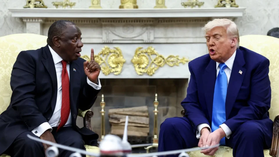 Trump cita ‘genocídio branco’ em encontro com presidente sul-africano e gera tensão