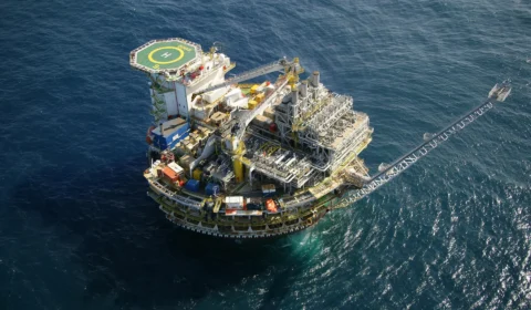 Preço da energia deve disparar 24% em 2026 com choque do petróleo, aponta Banco Mundial