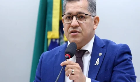 Deputado do PDT desmente líder e diz que partido segue na base do governo