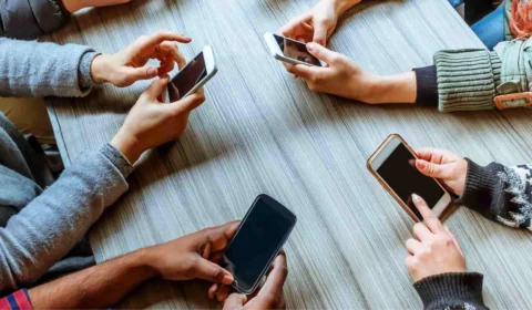Quais fatores afetam consumo de informação? Pesquisa revela como os brasileiros se informam