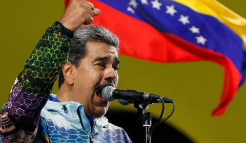 Maduro consolida maioria no Parlamento e elege quase todos os governadores na Venezuela