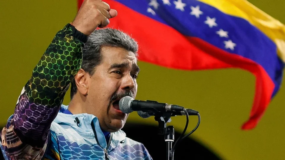 Maduro consolida maioria no Parlamento e elege quase todos os governadores na Venezuela