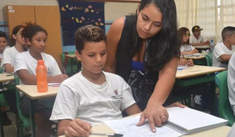 Sindicato dos professores de SP denuncia ataque à educação após afastamento de 30 diretores