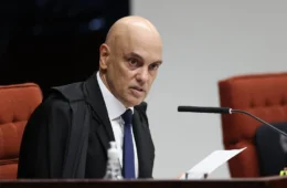 Moraes manda PF ouvir advogados ligados a Bolsonaro sobre contato com familiares de Cid