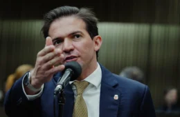 Justiça Eleitoral cassa mandato do vereador de SP Rubinho Nunes por divulgar laudo falso contra Boulos