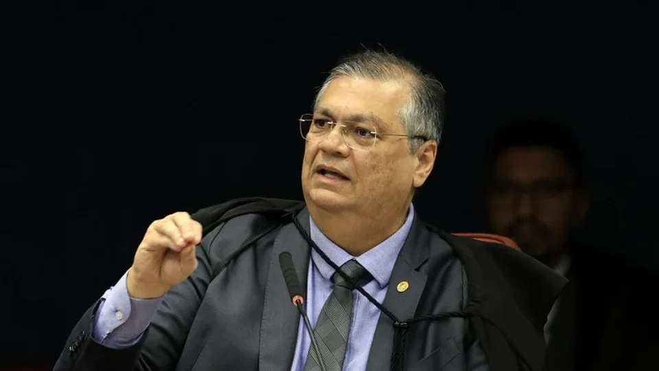Dino marca audiência e lista argumentos contra execução obrigatória de emendas