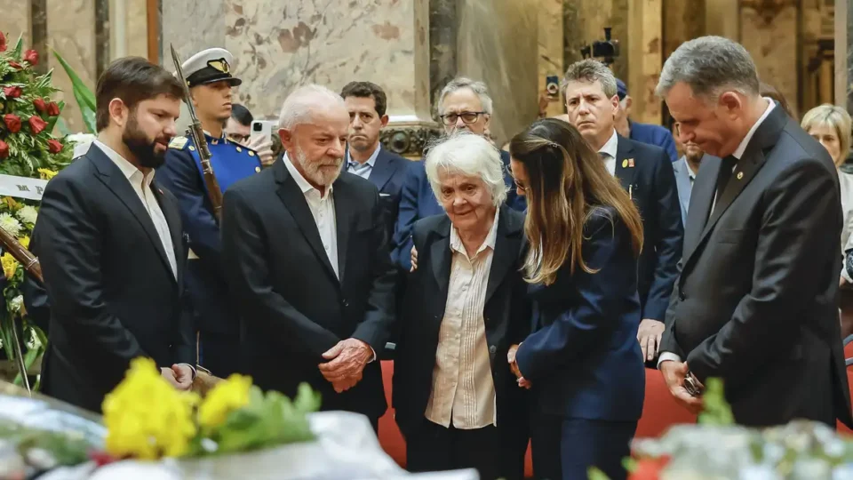 ‘Uma pessoa como Pepe Mujica não morre’, diz Lula após velório no Uruguai