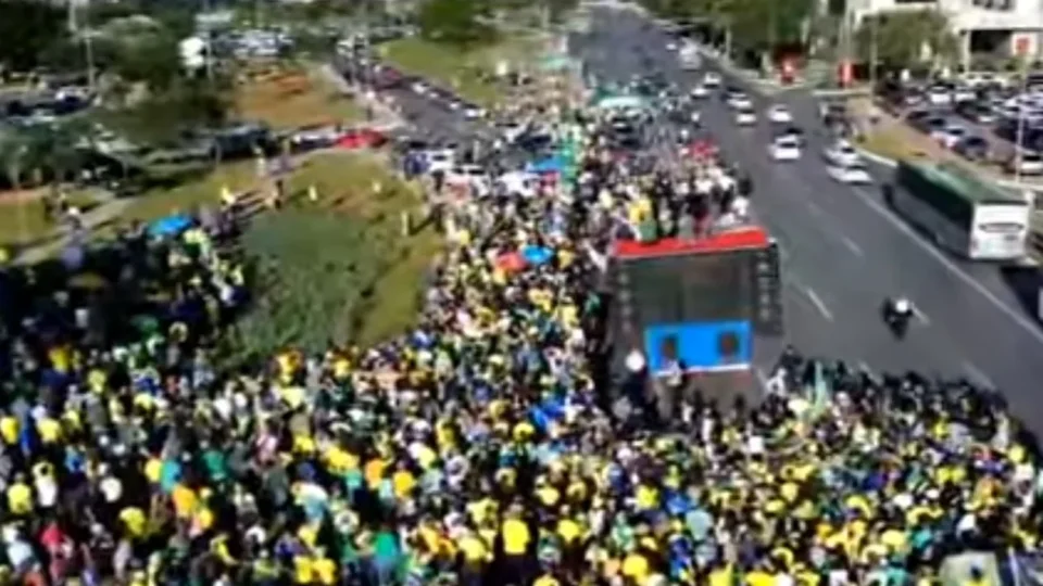 Flopou: Ato por anistia a 8/1 em Brasília com participação de Bolsonaro teve baixa adesão