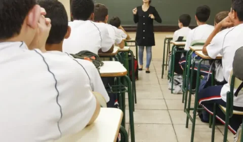 A pedagogia da culpa: quando o sistema acusa seus professores
