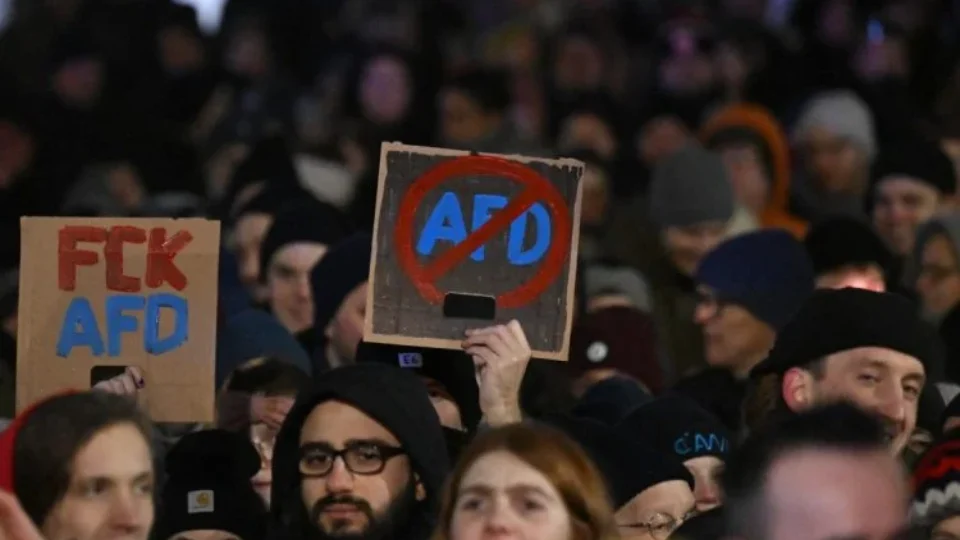 Alemanha classifica AfD como extremista e pode submeter partido à alta vigilância