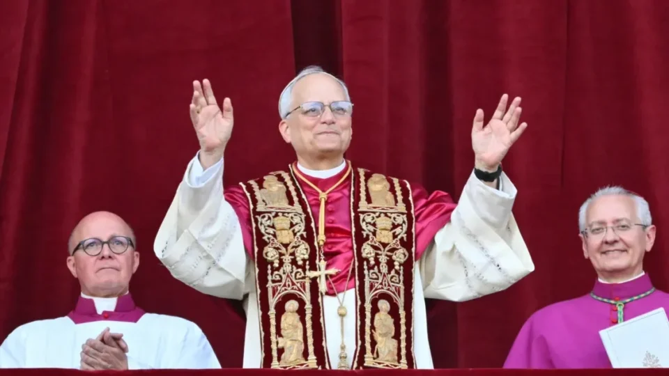 Novo líder da Igreja é norte-americano: Robert Prevost é agora papa Leão XIV
