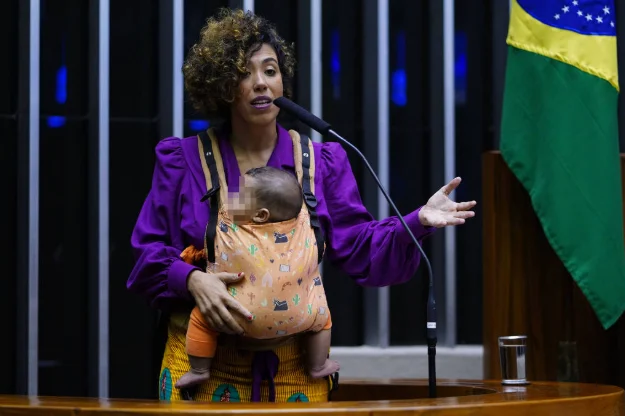 feminina
